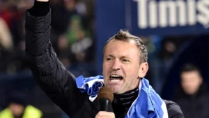 https___www.prosport.ro__wp-content_uploads_2026_04_cum-a-numit-gica-craioveanu-calificarea-universitatii-craiova-in-fata-lui-dinamo-a-folosit-doua-cuvinte-1050x1400