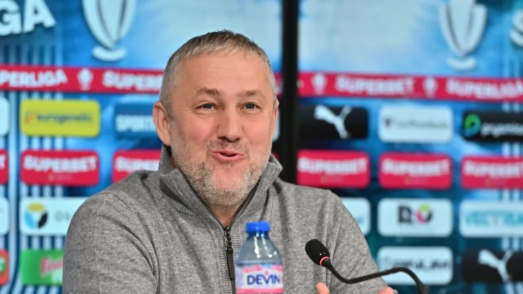 https___www.prosport.ro__wp-content_uploads_2026_04_mihai-rotaru-fericire-loja-dinamo-universitatea-craiova-1400x956