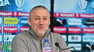 https___www.prosport.ro__wp-content_uploads_2026_04_mihai-rotaru-fericire-loja-dinamo-universitatea-craiova-1400x956