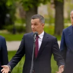 Moţiunea de cenzură PSD-AUR împotriva Guvernului Bolojan va fi citită astăzi în Parlament
