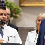 Criză la FDA: Comisarul numit de Donald Trump demisionează după un an de mandat marcat de scandaluri și tensiuni politice