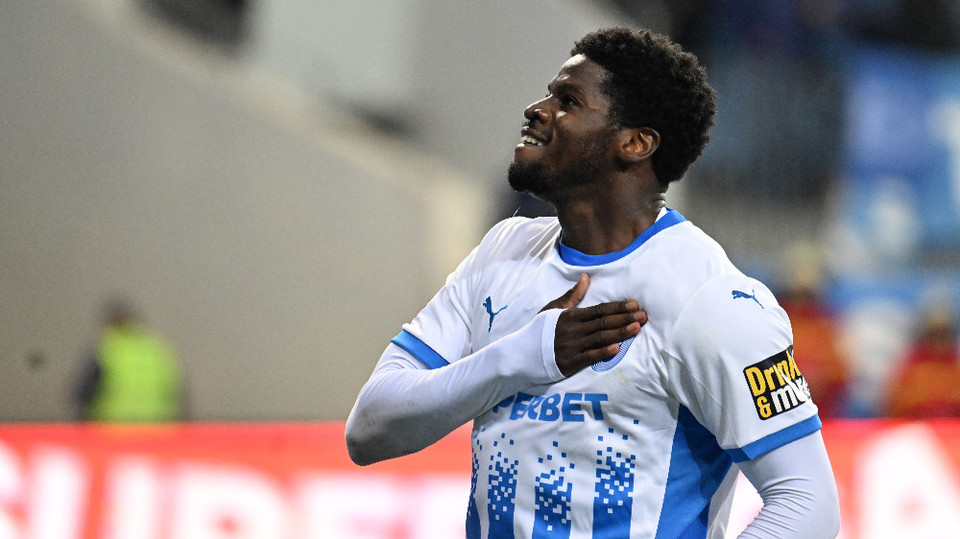 universitatea-craiova-dinamo-bucuresti-play-off-superliga-superbet-3-05-2026-1