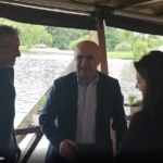 Ilie Bolojan, surprins la restaurant în compania Adrianei Săftoiu înainte de desemnarea noului premier